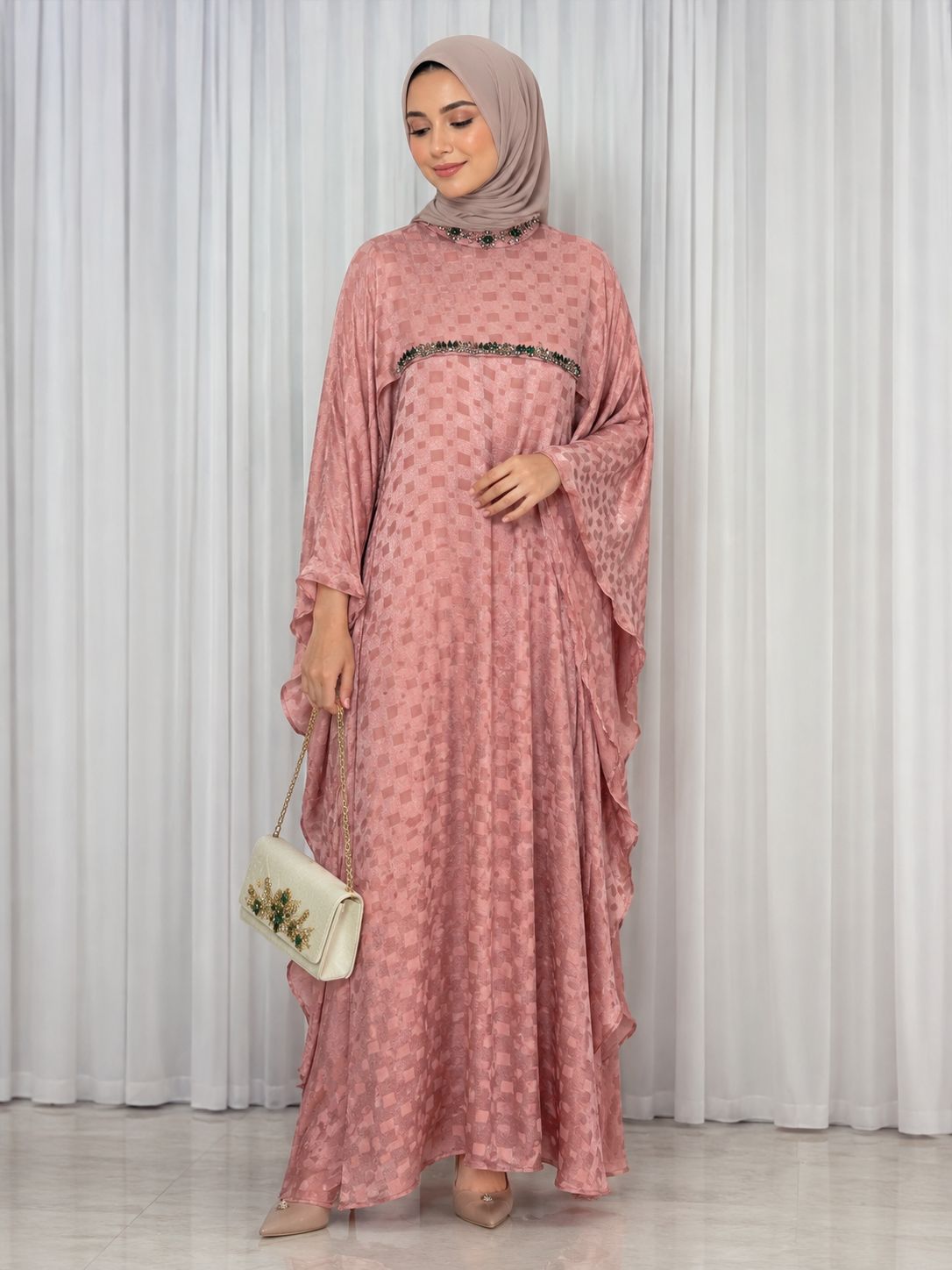 Satin abaya
